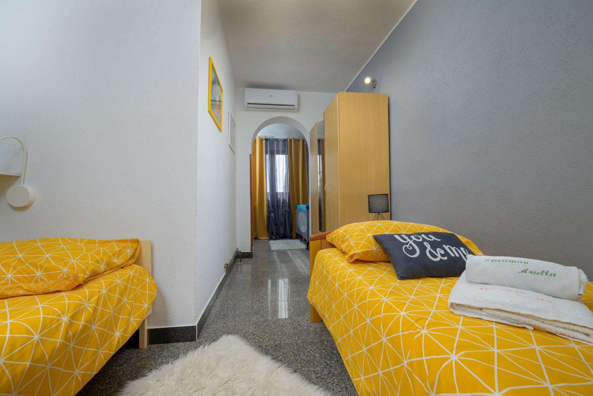 Holiday Apartment Ariella Krizanici Bagian luar foto